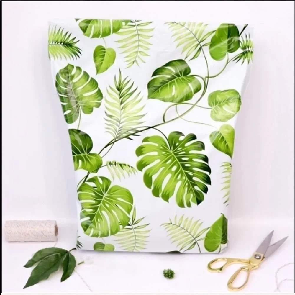 Poly mailers - IN STOCK Listing of larger poly mailers 14x17